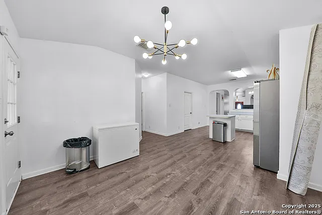 1427 Diamond Blf — Photo 18