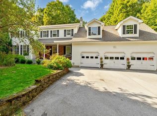 53 Kirker Dr, Saint Albans, VT 05478