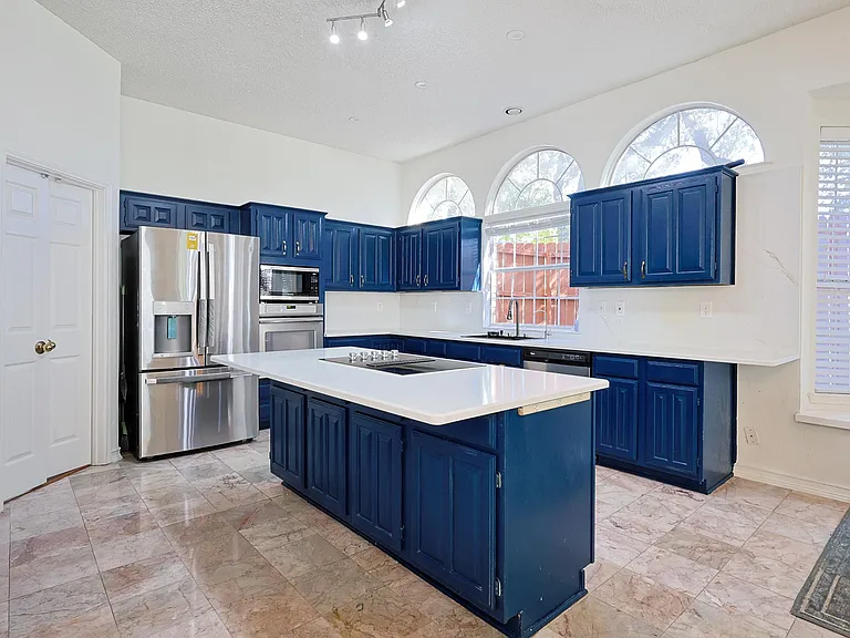 501 Halifax Ln — Photo 20