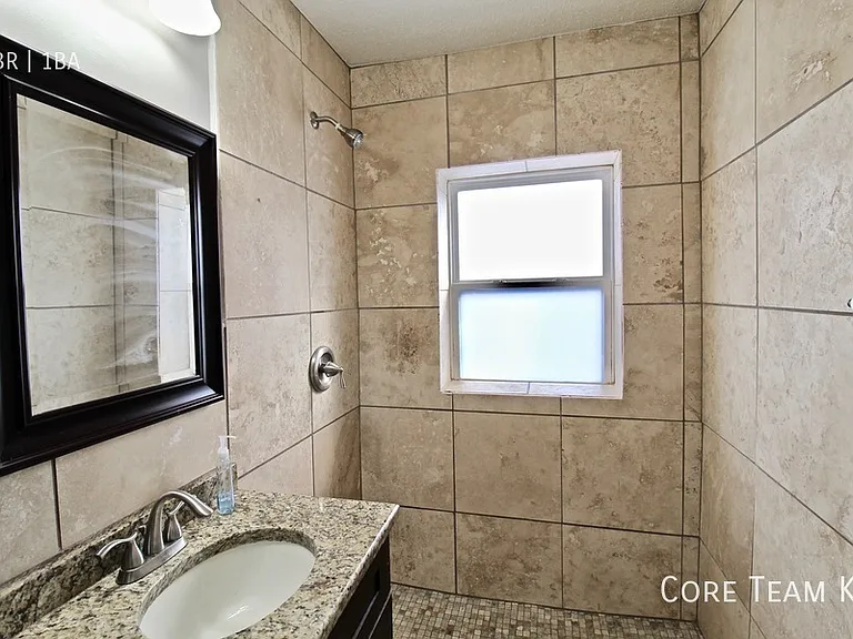 4328 Roanoke Pkwy #201 — Photo 9