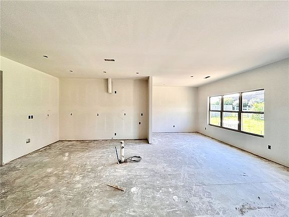 3rd image of 2205 Crane Ave