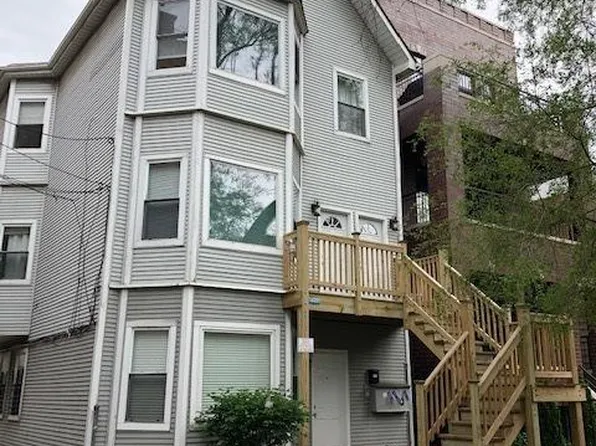 1115 W Newport Ave APT 1R, Chicago, IL 60657