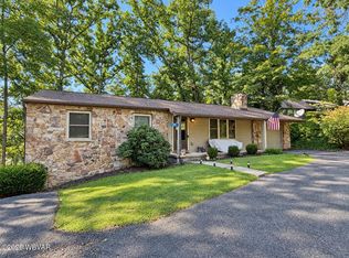 20 Hillspire Dr, Lock Haven, PA 17745