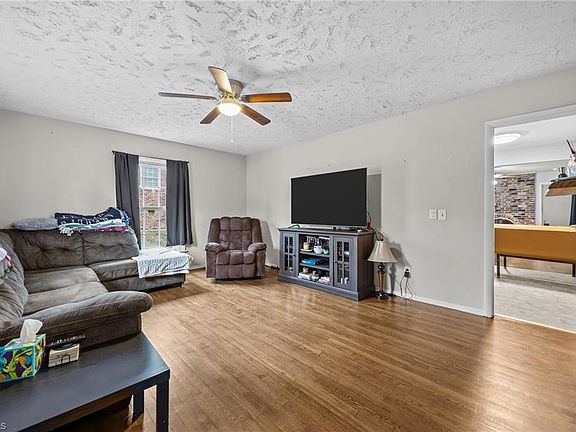 4th image of 2411 Seattle Dr