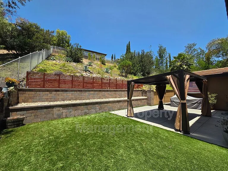 2819 Savannah Ct — Photo 20
