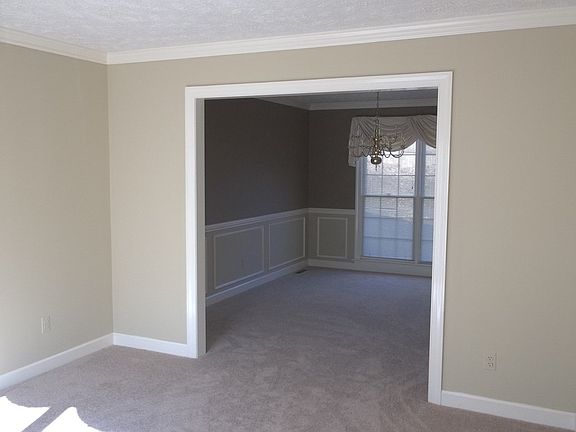 5th image of 110 Bannister Ct