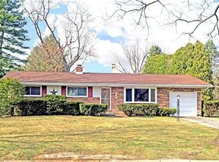 1570 Stoke Park Rd, Bethlehem, PA 18017