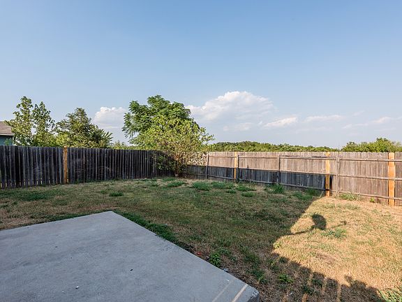 4th image of 3505 Sand Dunes Ave