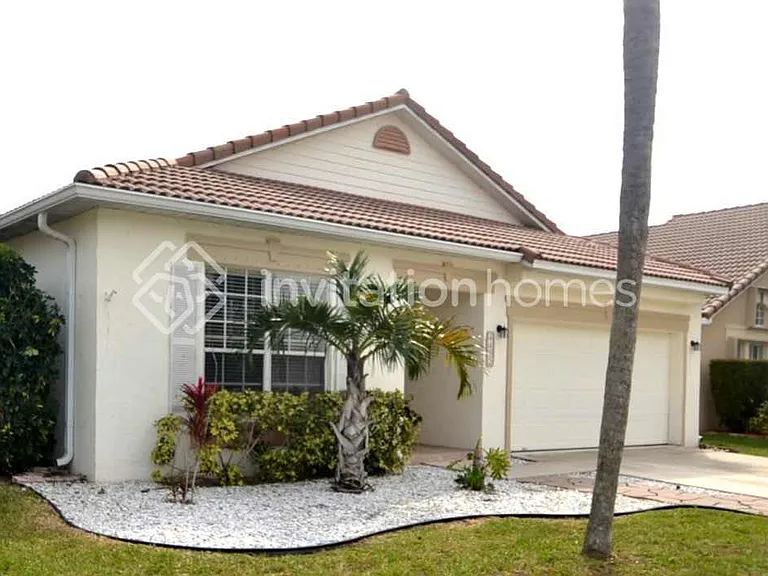 4455 Sunset Cay Cir — Photo 1