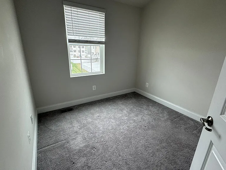 538 Calvert Way — Photo 21