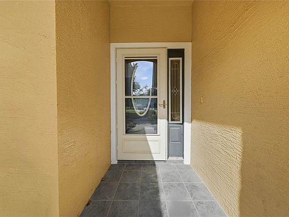 5th image of 81 TWIN LAKE CIR