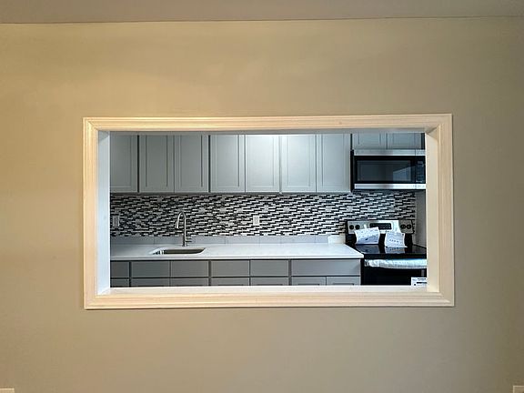 3rd image of 380 Somerset St #12