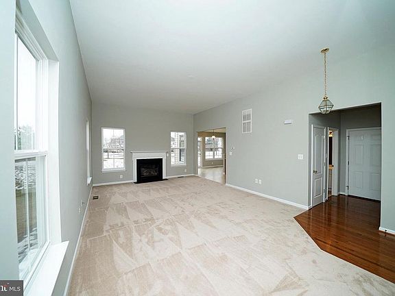 5th image of 102 Cheltenham Dr