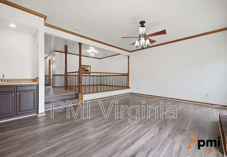 202 Stonehall Ct — Photo 5