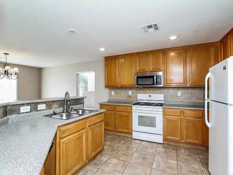 11663 Rossovino St — Photo 10