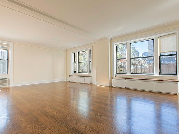 3rd image of 260 W 72nd St #4CD