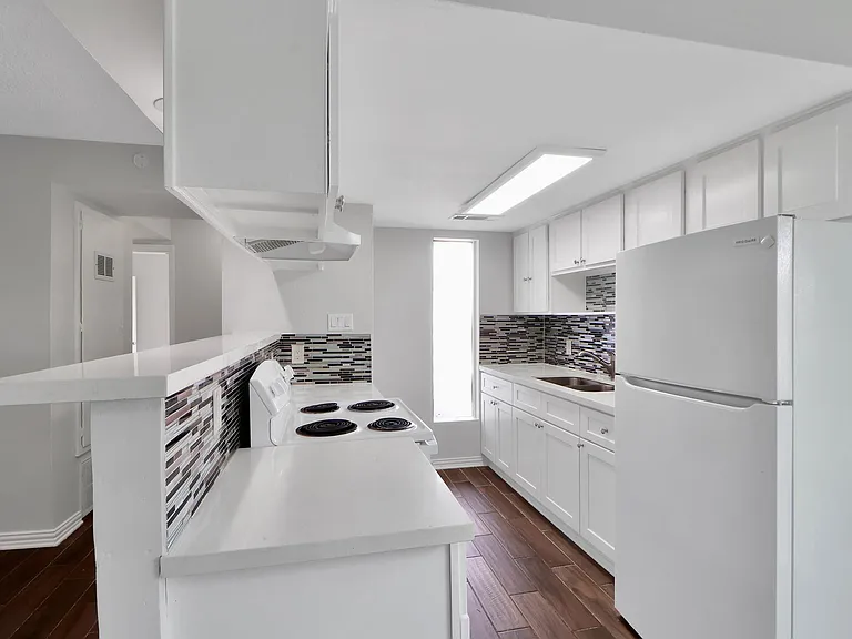 7047 Bissonnet St #117 — Photo 6