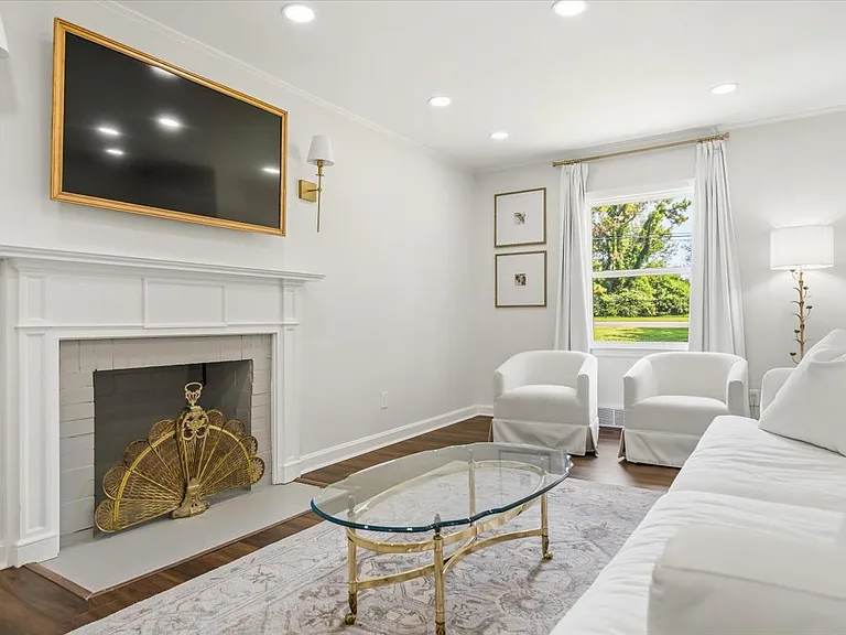 4665 Park Ave — Photo 7