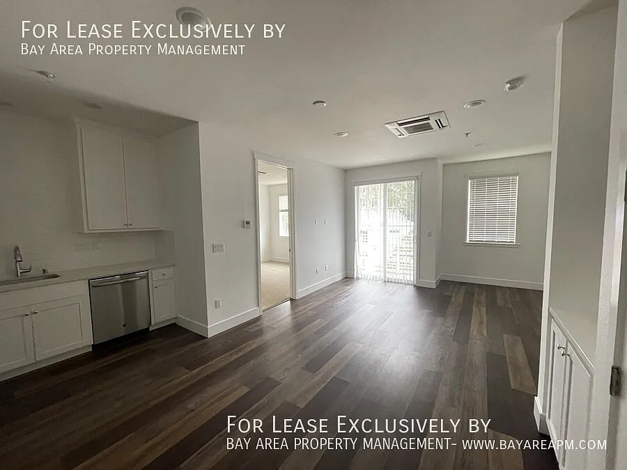 195 Avenue Cabrillo N — Photo 2