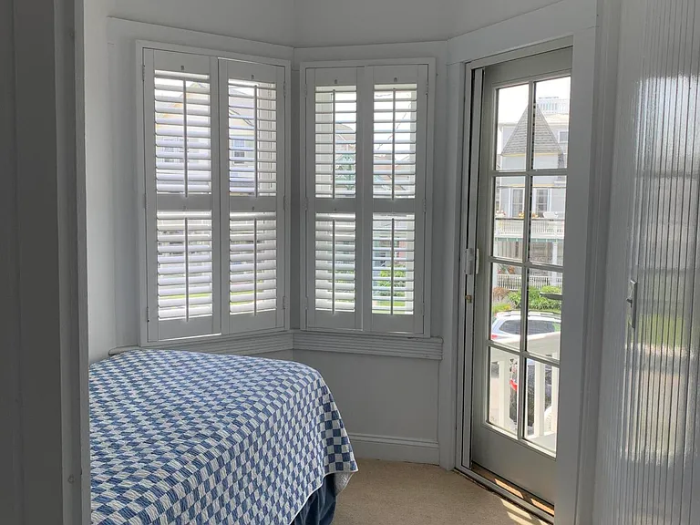 13 Heck Ave — Photo 17
