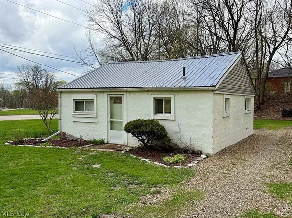 1610 Connecticut Ave SE, Massillon, OH 44646