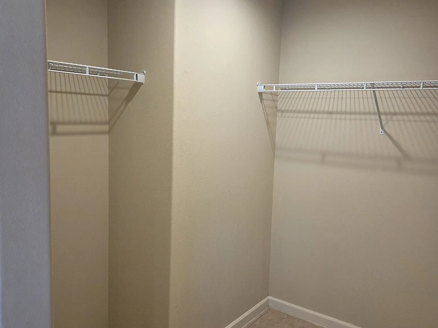 5 bed, $3,300 — Photo 4