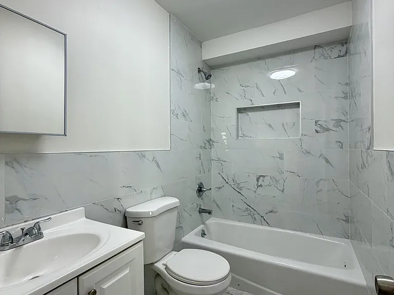 19 Tompkins Ct — Photo 5