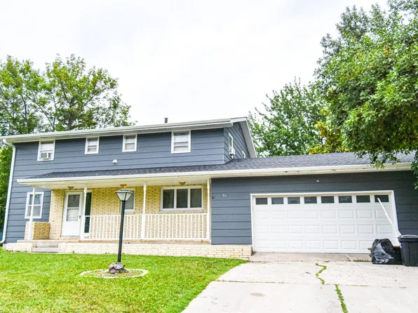 817 Alice Dr, Thief River Falls, MN 56701