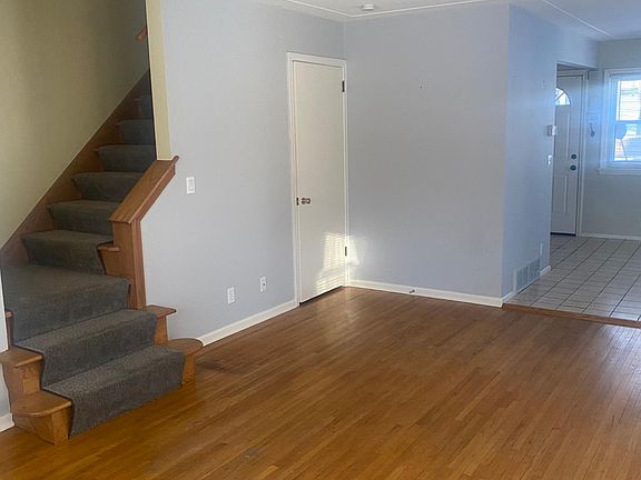 2nd image of 6 E Minnehaha Pkwy