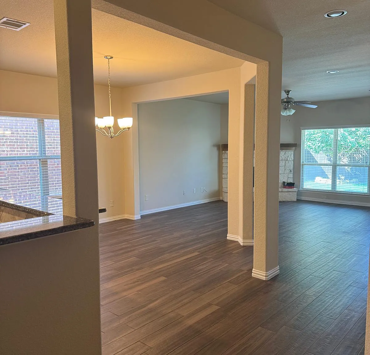 3 bed, 2.5 bath, 2213 sqft, $2,500 — Photo 4