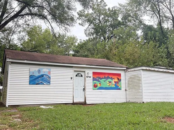 10244 Duke Dr, Saint Louis, MO 63136
