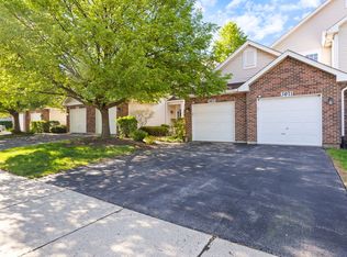 3073 Kentshire Cir, Naperville, IL 60564