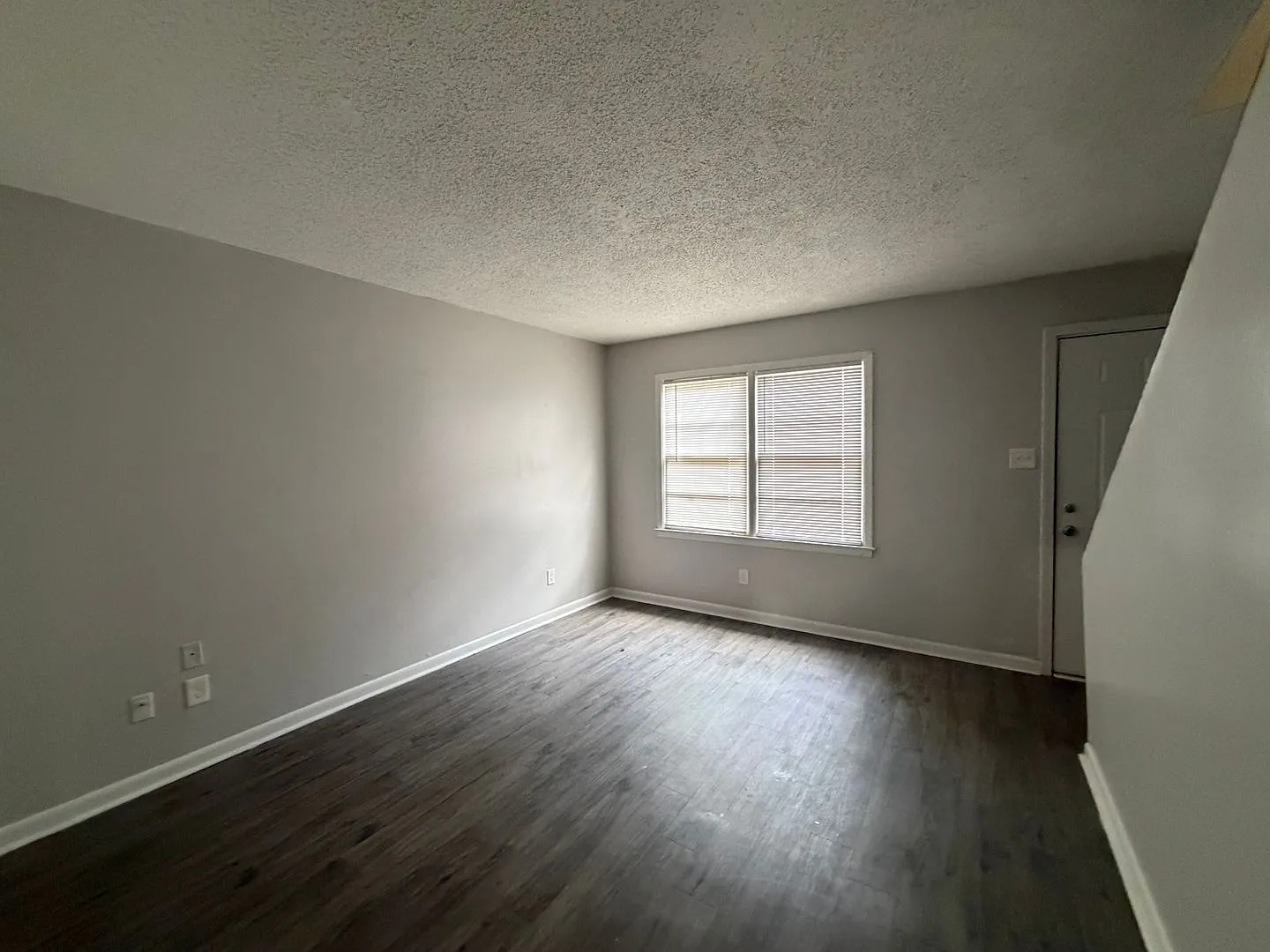 2 bed, 1.5 bath, $875 — Photo 4