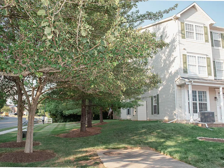 5211 Duke Ct — Photo 28
