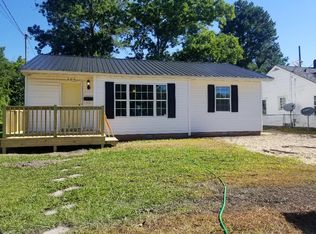 209 E Hillsboro St, Mount Olive, NC 28365