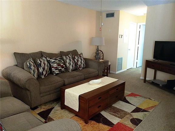 3rd image of 47 Vista Gardens Trl