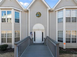 1724 Whispering Creek Dr APT A, Ballwin, MO 63021