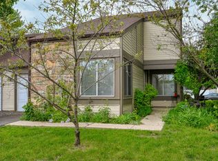 554 Alton Ct, Carol Stream, IL 60188