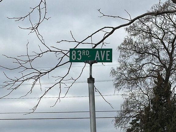 5th image of 8410 S 83rd Ave