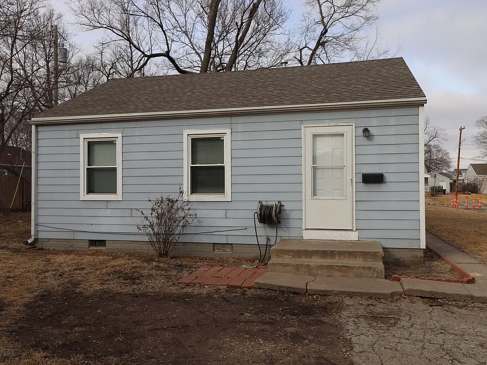 1626 Bradley Ave