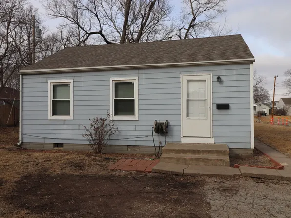 1626 Bradley Ave, Junction City, KS 66441