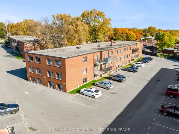 452 Carlton St #25, Saint Catharines, ON L2M 4X1