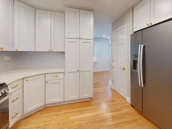 6 Knollwood Ct #8, Burlington, MA 01803