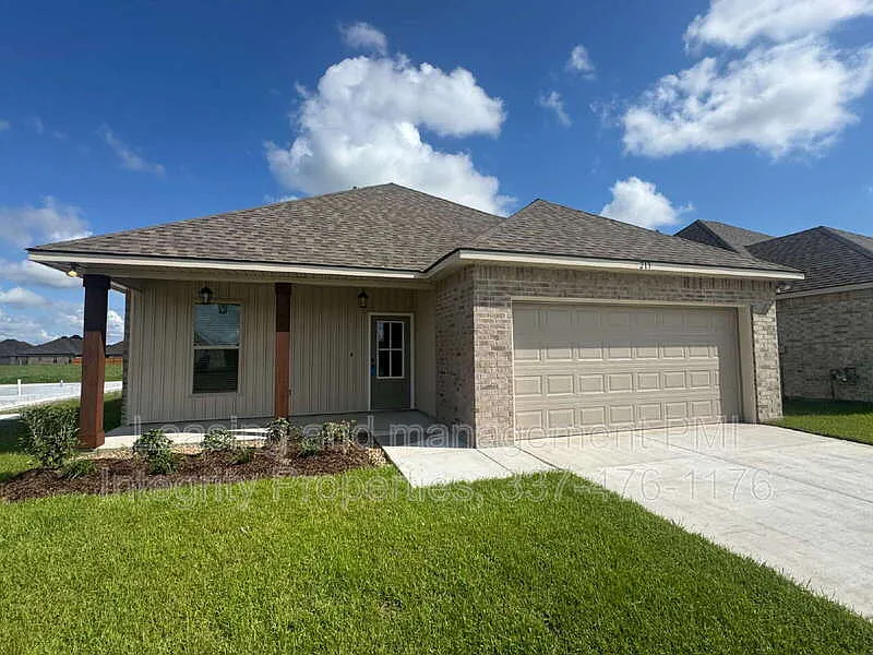 4 bed, 2.0 bath, 1568 sqft, $2,195 — Photo 1