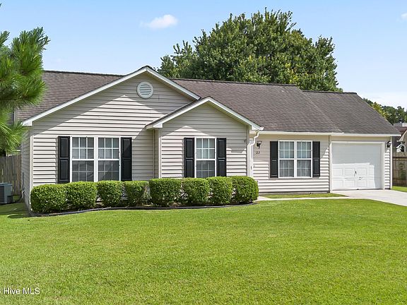 2nd image of 122 Settlers Circle