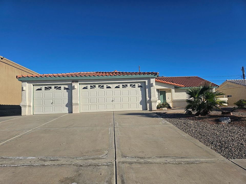 1st image of 3088 Newport Dr