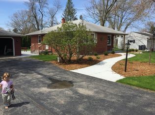 1607 S Green Ridge Ter, New Berlin, WI 53151