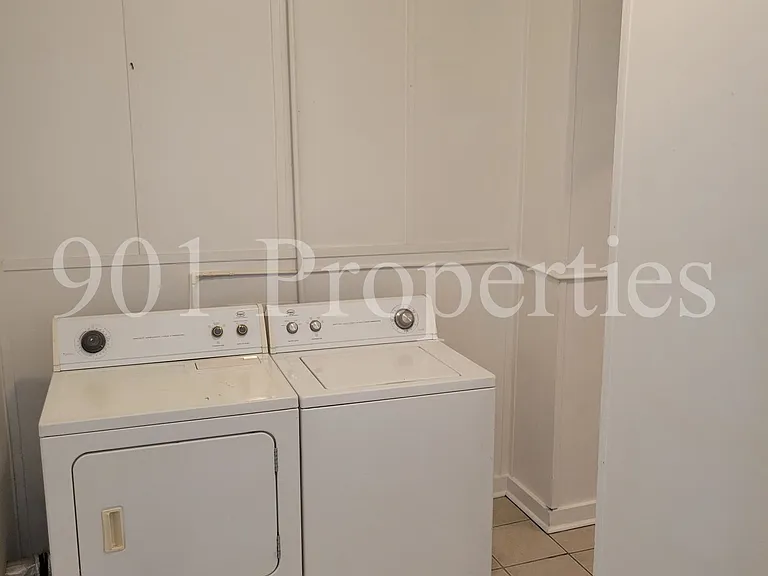 212 N Willett St #2 — Photo 11
