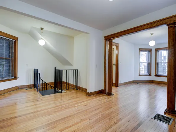 859 W Fletcher St APT 1, Chicago, IL 60657