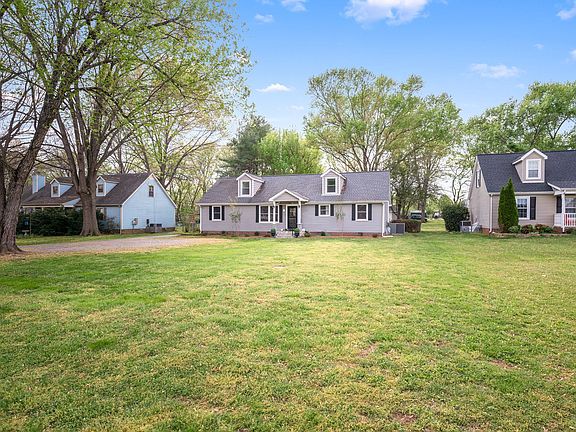 4th image of 112 Fox Ridge Dr